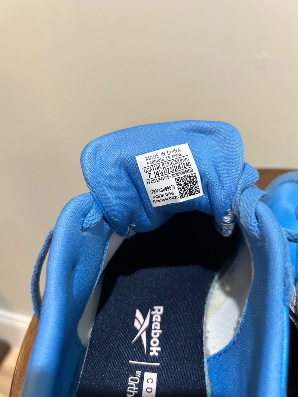 Reebok Blue Sneakers with Pink Accents - Picture 6 of 6